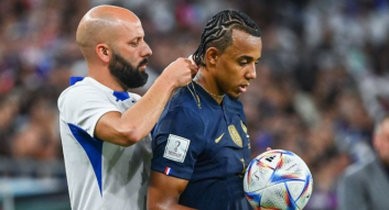 استفاده از زنجیر نقره و سایر زیورآلات نقره در فوتبال