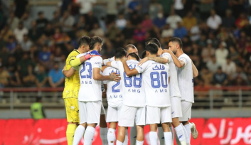 رامین رضاییان ستاره استقلال با گردنبند خود سوژه شد