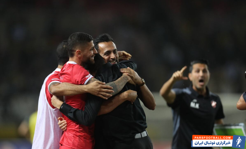 وحید هاشمیان سرمربی پرسپولیس با آمادگی بیشتری در تمرینات حضور دارد