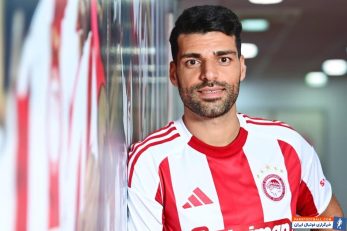 مهدی طارمی خودرویی لوکس به عنوان هدیه از باشگاه المپیاکوس دریافت کرد