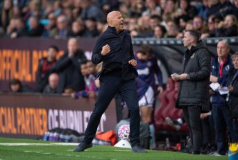 چهارمین برد لیورپول در لیگ برتر انگلیس بازهم در قایق پایانی رقم خورد