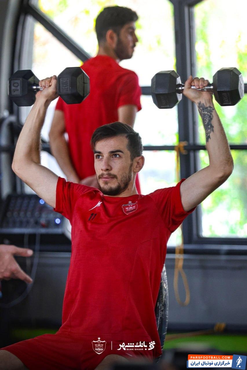 تصاویری از تمرینات تیم فوتبال پرسپولیس قبل از دیدار با فولاد