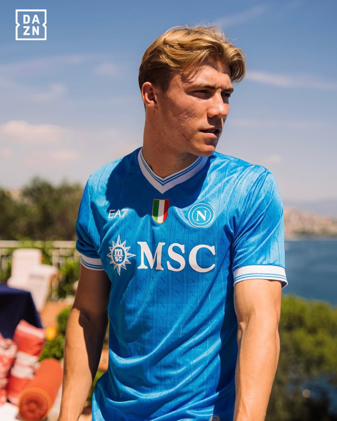 gzx1pmfxsaar8he راسموس هویلون مهاجم دانمارکی - ناپولی