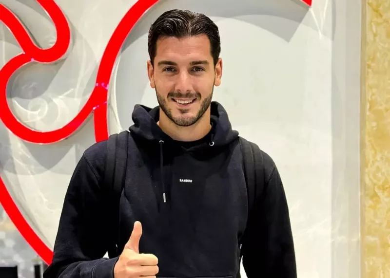 مارکو یوهانسون دروازه بان سوئدی برای عقد قرارداد با تراکتور وارد تبریز شد