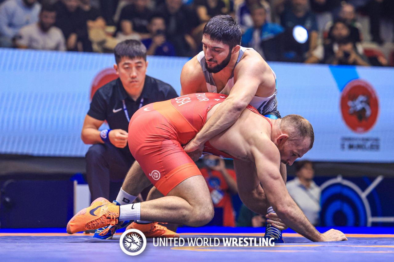 img_20250909_024734_532 عبدالرشید سعداللهاف مقابل دیوید تیلور