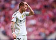 شوت فرانکو ماستانتونو، ستاره رئال مادرید به سمت تماشاگران اتلتیکومادرید