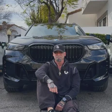 کامبیز قربانی پسر گوگوش : زندگی‌ ام را مدیون ستاره های تیم استقلال ( تاج ) هستم