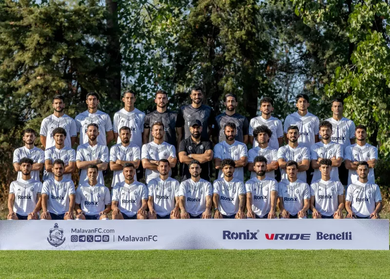 عیسی آل کثیر در مراسم عکس تیمی ملوان شرکت کرد