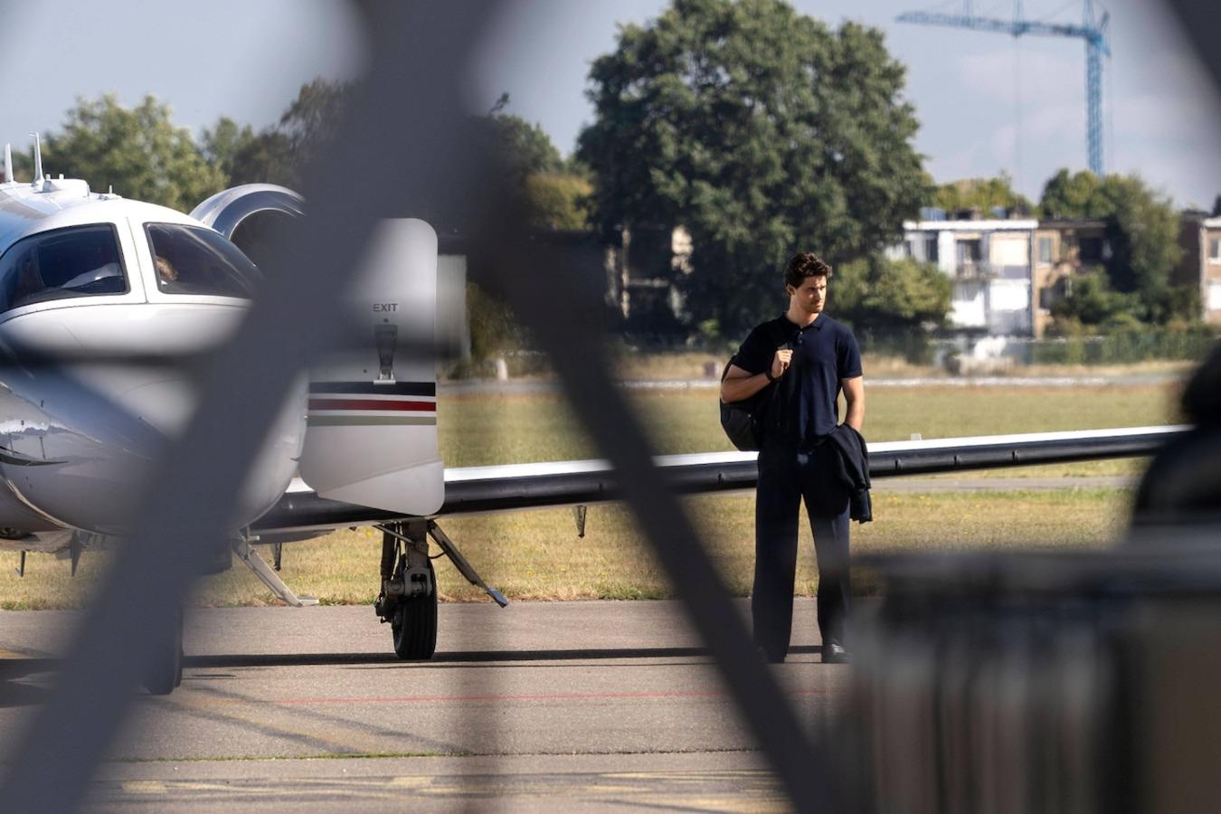 private_jet-2025-09-01 سنه لامنس به سوی انگلیس