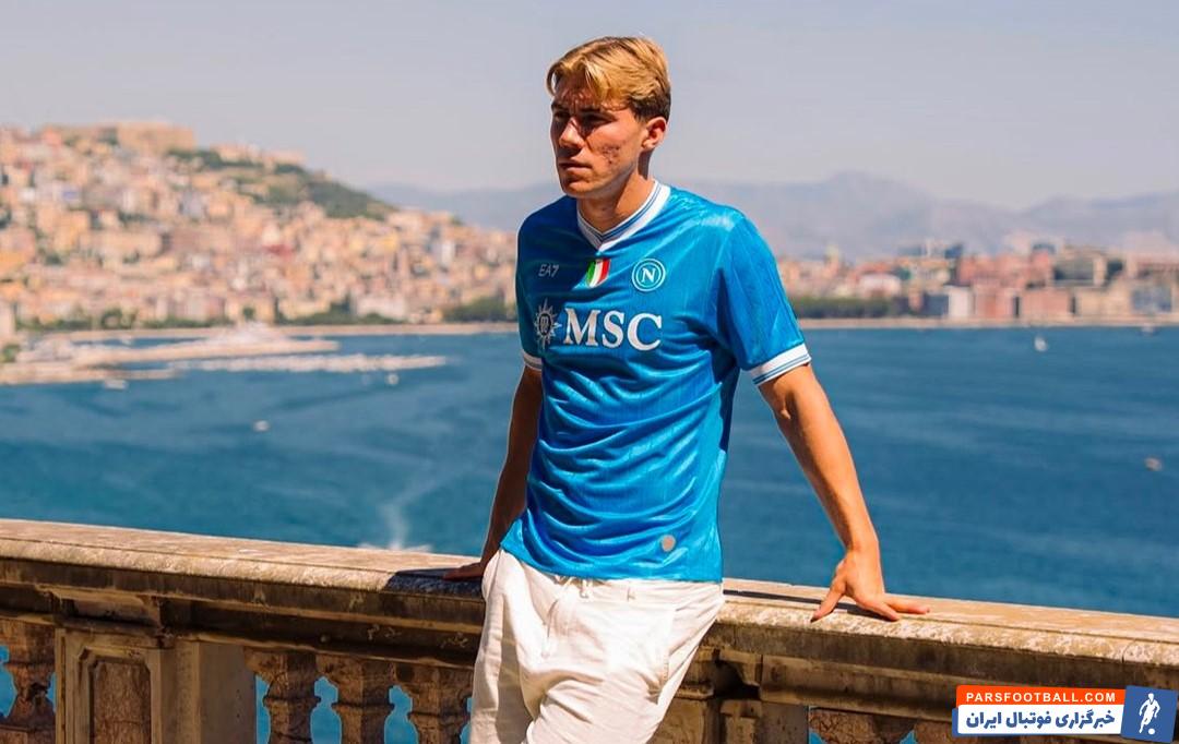 راسموس هویلون در پیراهن باشگاه ناپولی