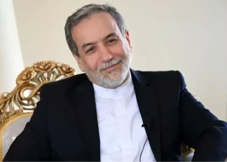 سید عباس عراقچی: برای استقلالی‌ها احترام قائل هستم اما لذت فوتبال به کری‌خواندن است