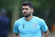 کلیپ سلفی هواداران استقلال با مهدی مهدی پور ستاره پیشین این تیم