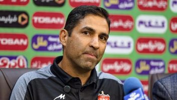 وحید هاشمیان دو بازی دیگر در پرسپولیس ابقا شد