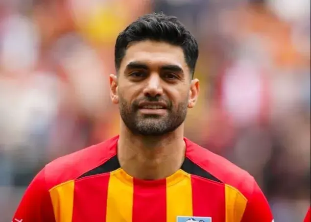 علی کریمی قرارداد خود را با کایسری اسپور ترکیه فسخ کرد