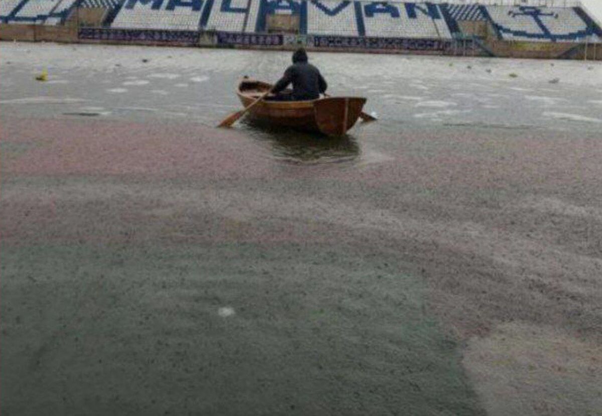 406293 ورزشگاه سیروس قایقران