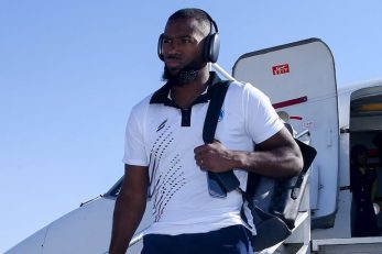 داکنز نازون یک استوری به زبان فارسی منتشر کرد.