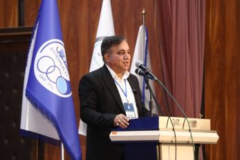 علی تاجرنیا : روز دختر بر تمام دختران استقلالی مبارک.