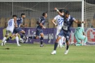 حنیف عمران زاده پس از گلزنی چادرملو به استقلال به خوشحالی پرداخت