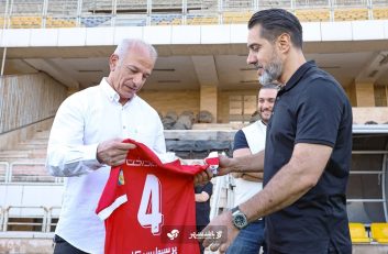 محمد خاکپور مهمان ویژه تمرین تیم فوتبال پرسپولیس بود