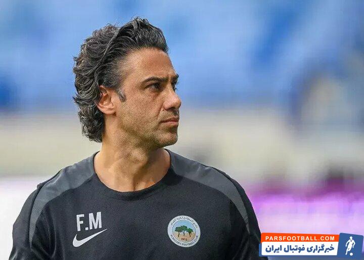 فرهاد مجیدی با کاور قرمز رنگ در تمرین البطائح امارات شرکت کرد