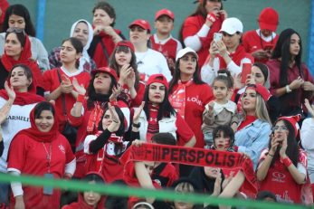 هوادار خردسال پرسپولیس به دنبال پیراهن سروش رفیعی