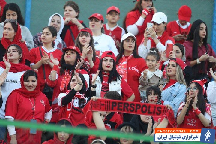 هوادار خردسال پرسپولیس به دنبال پیراهن سروش رفیعی