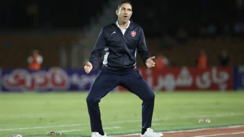 کلیپ اشتباه وحید هاشمیان در نام بردن از باشگاه پرسپولیس با عنوان پیروزی