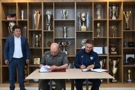 فابیو کاناوارو به صورت رسمی قرارداد خود را با تیم ملی فوتبال ازبکستان امضا کرد