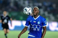 موسی جنپو ستاره استقلال به دلیل مصدومیت دیدار مقابل فجرسپاسی را از دست داد