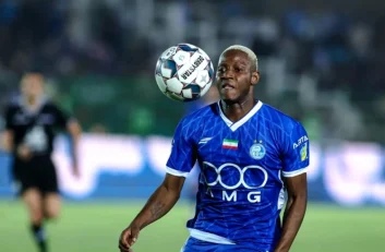 موسی جنپو ستاره استقلال به دلیل مصدومیت دیدار مقابل فجرسپاسی را از دست داد