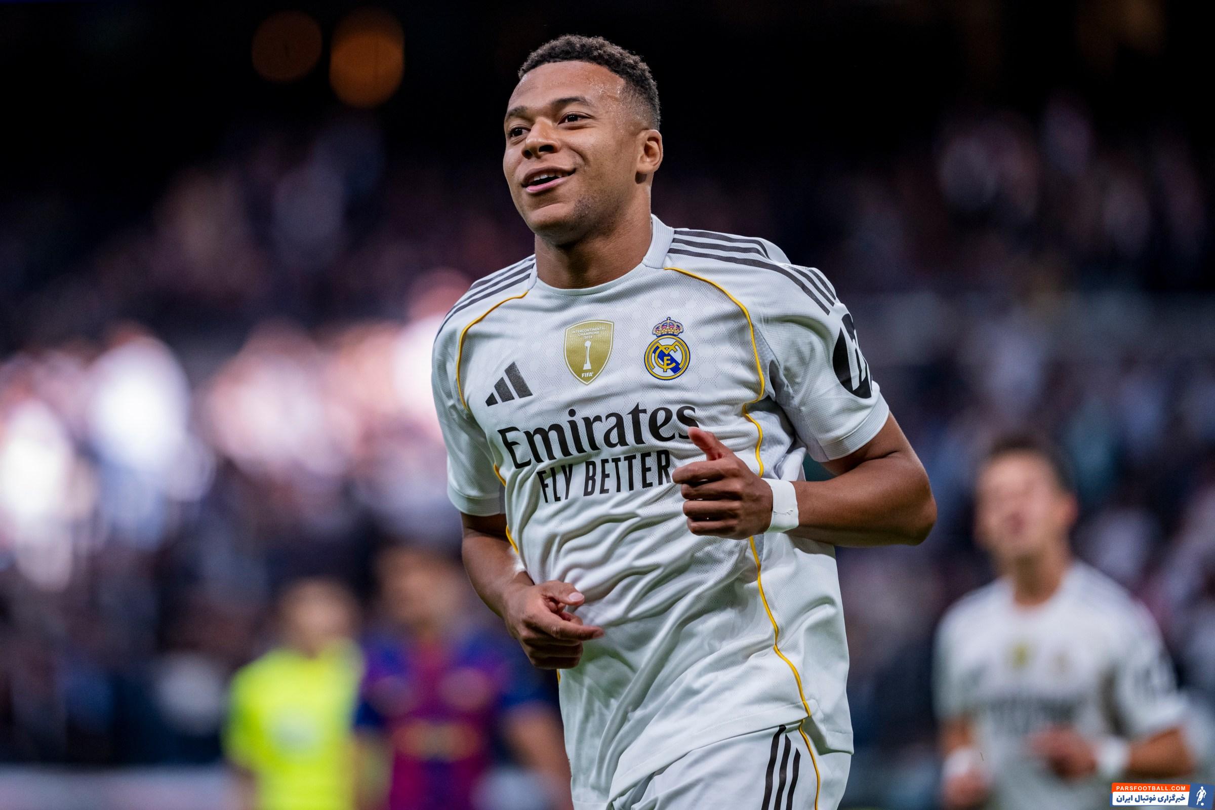 رونمایی کیلیان امباپه از کفش طلای 2025