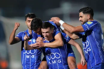 تیم‌ های فوتبال استقلال و مس رفسنجان در هفته هفتم رقابت های لیگ برتر در ورزشگاه شهدای شهرقدس تهران رو در روی هم قرار گرفتند.