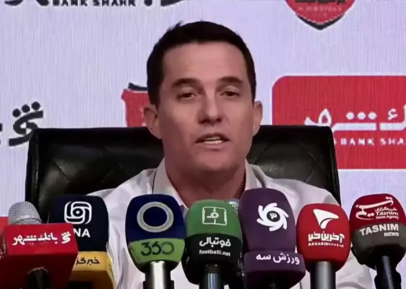 اوسمار ویرا با افشین پیروانی مدیر پرسپولیس جلسه ای برگزار کرد