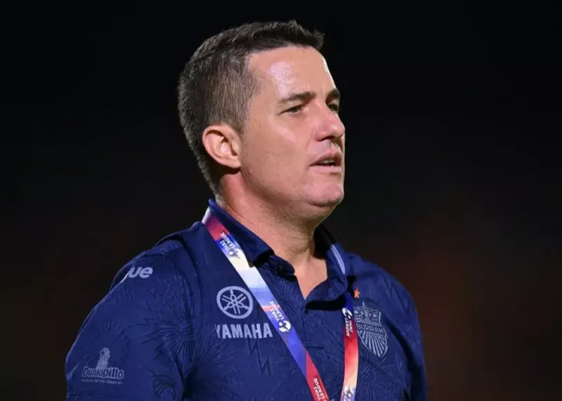 اوسمار ویرا سرمربی پیشین پرسپولیس در پاسخ به سوال خبرنگار پارس فوتبال مبنی بر انتخاب مقصد آینده : خواهید دید