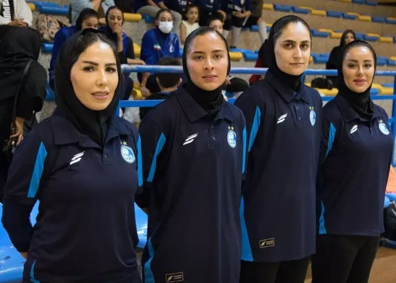 شهناز یاری سرمربی تیم فوتسال زنان استقلال تماشاگر ویژه بازی استقلال مقابل الوحدات
