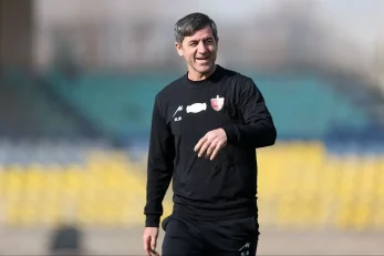 کریم باقری مربی پرسپولیس : به نظر من بازی مقابل تراکتور پایاپای و خوب بود