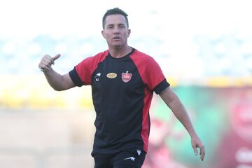 2147885_597-1 نگرانی پرسپولیسیها درباره قرارداد اوسمار