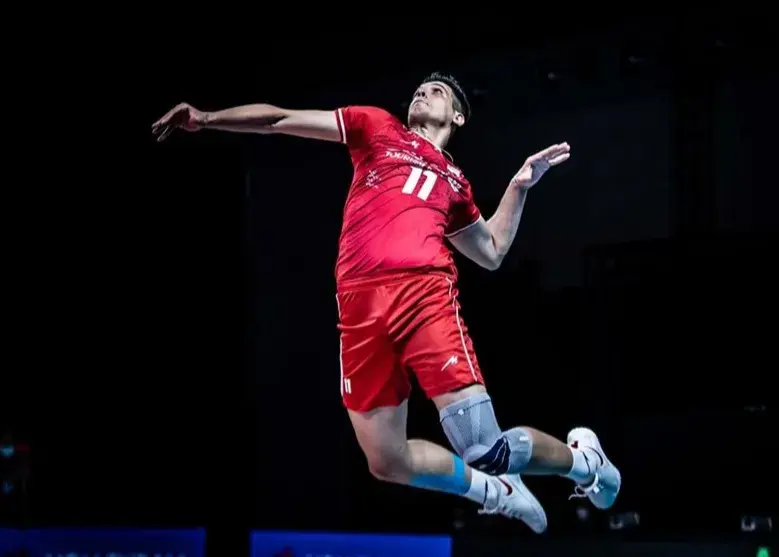 عکس یادگاری صابر کاظمی با هواداران استقلال در ورزشگاه آزادی