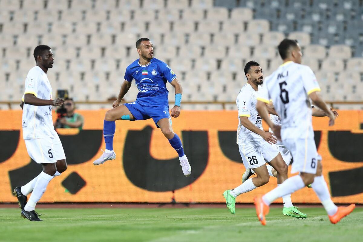 383784 استقلال و فولاد