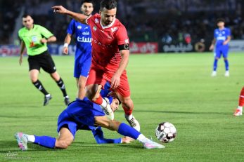 وحید صالحی کارشناس داوری : جای استوک سروش رفیعی روی سینه محمد شریفی