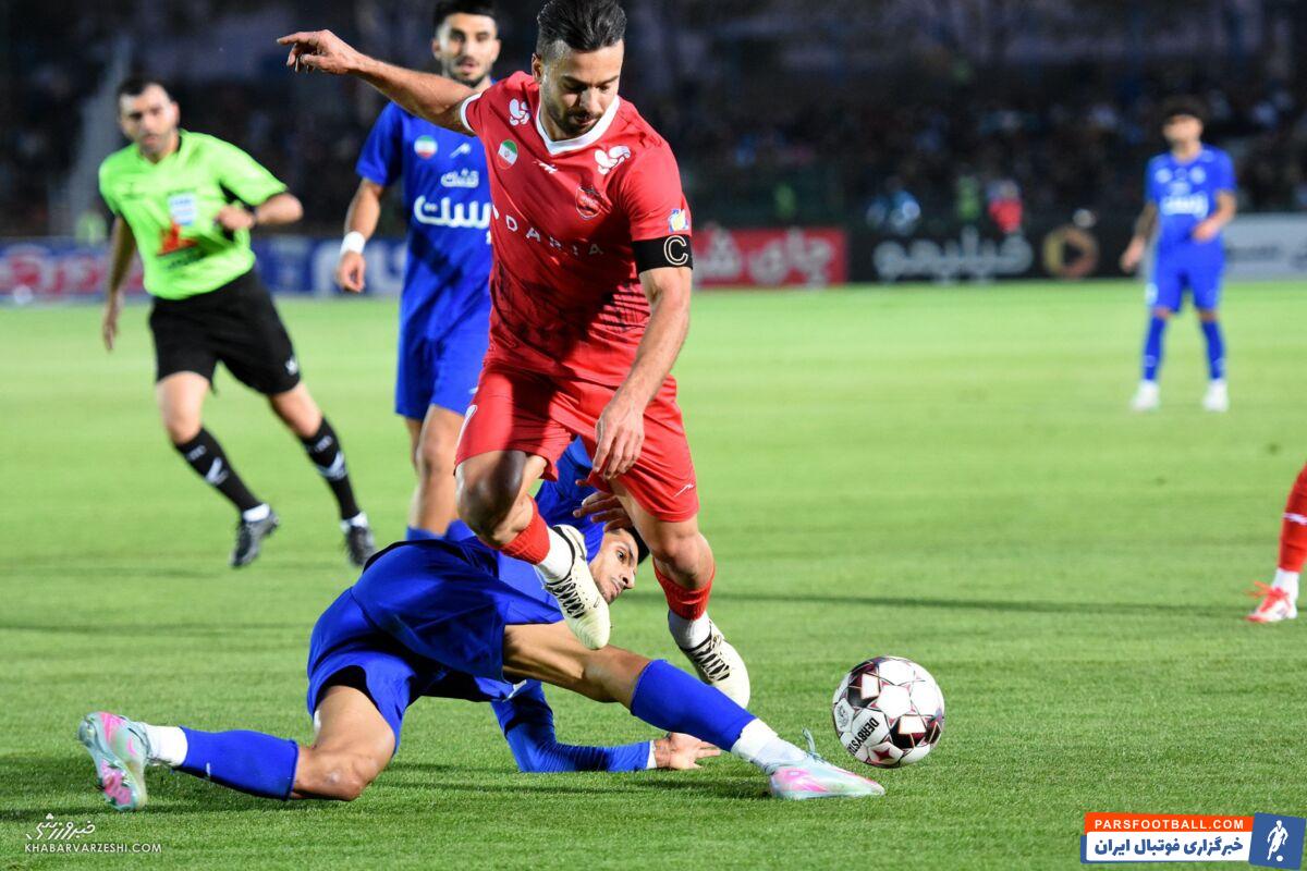 وحید صالحی کارشناس داوری : جای استوک سروش رفیعی روی سینه محمد شریفی