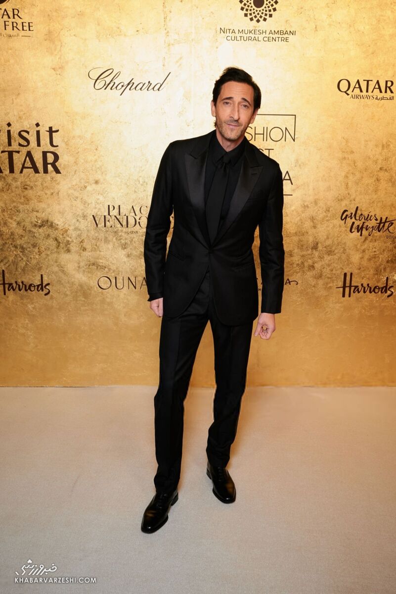 413118 آدرین برودی در موزه ملی قطر