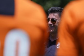 فرزاد آشوبی : امیر قلعه نویی با نتایج کنونی باید در تیم ملی فوتبال ایران بماند