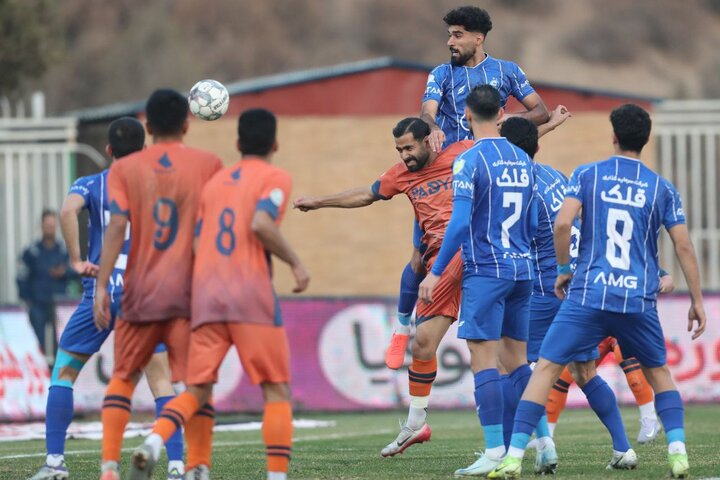 5786336-1 استقلال با کمک VAR راهی یک هشتم نهایی شد/ آسانی تفاوت ها را رقم زد