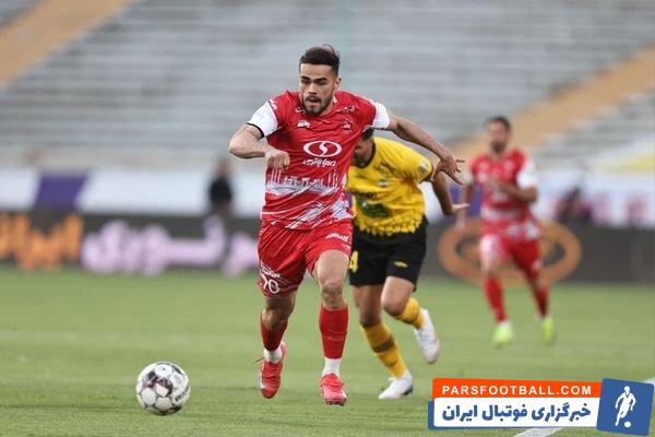 اوستون اورونوف با فرزند خود در تمرین پرسپولیس حضور پیدا کرد