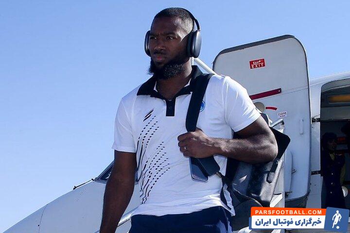 دوکز نازون ستاره استقلال روی پوستر فیفا برای جام جهانی