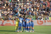 استقلال به دلیل توهین هواداران پرسپولیس رسما از این تیم شکایت کرد