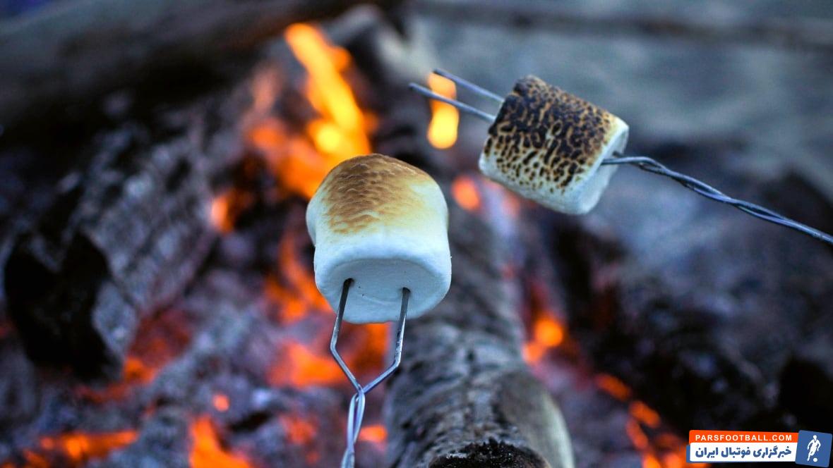 مارشمالو کبابی بهتر است یا خام؟ بررسی طعم و ترکیب مواد