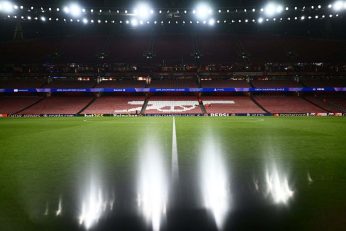 تصاویری از آتش‌بازی باشگاه آرسنال در ورزشگاه امارات پیش از دیدار با بایرن مونیخ