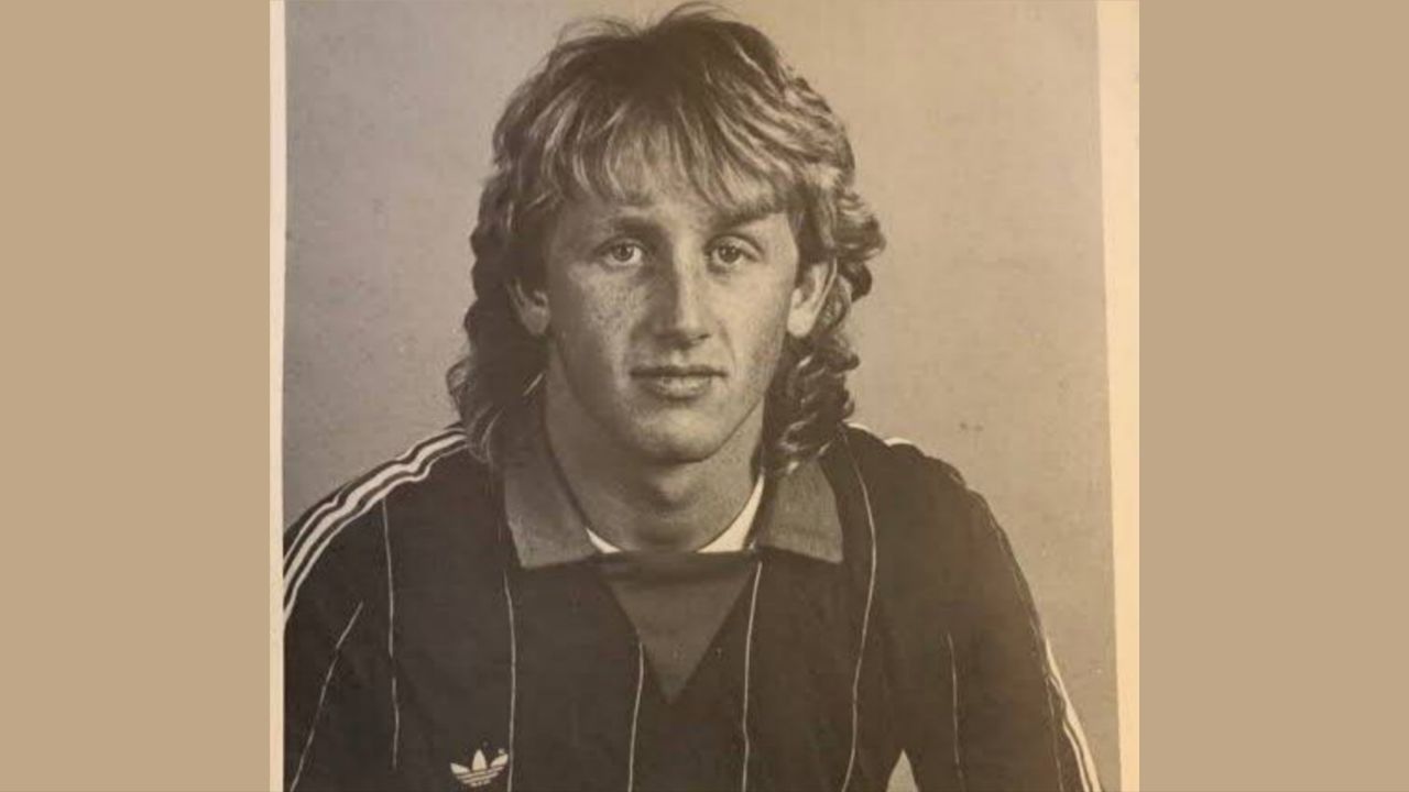 پال انگر با پیراهن تیم واله‌رنگا